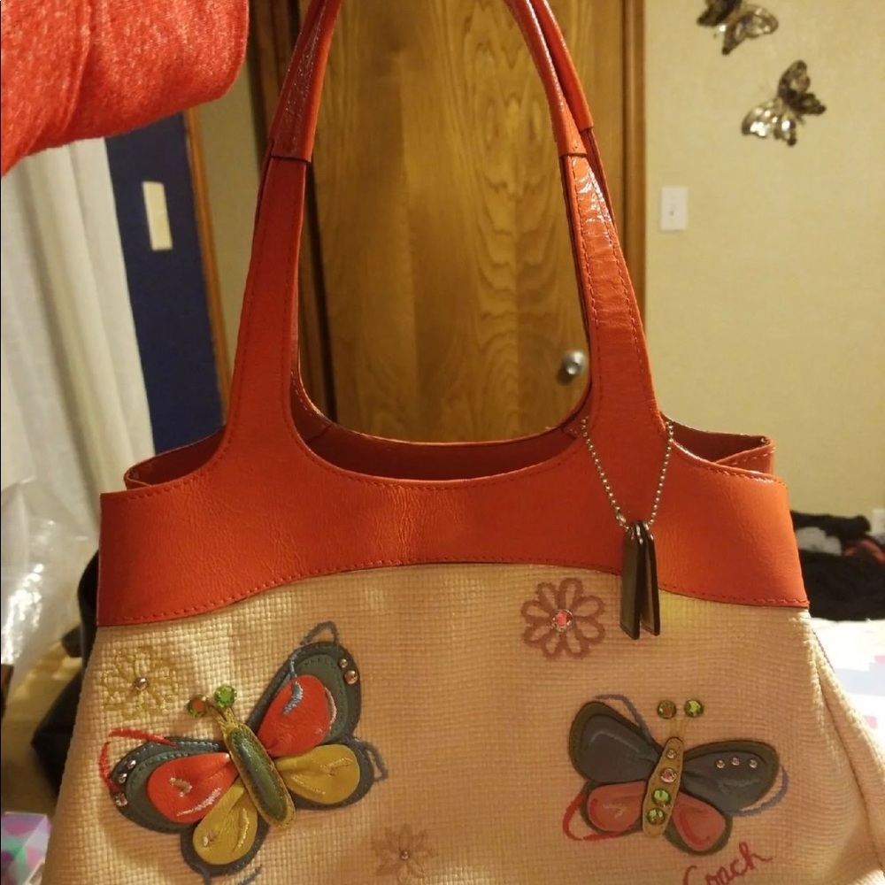 COACH STRAW  BUTTERFLY SHOULDER BAG